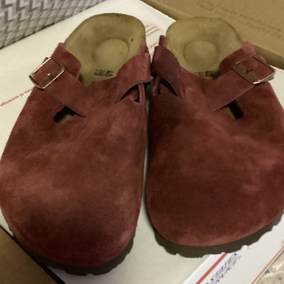 Like NEW! Birkenstock Burgundy Suede Mules Sz. 40 - Picture 4 of 8